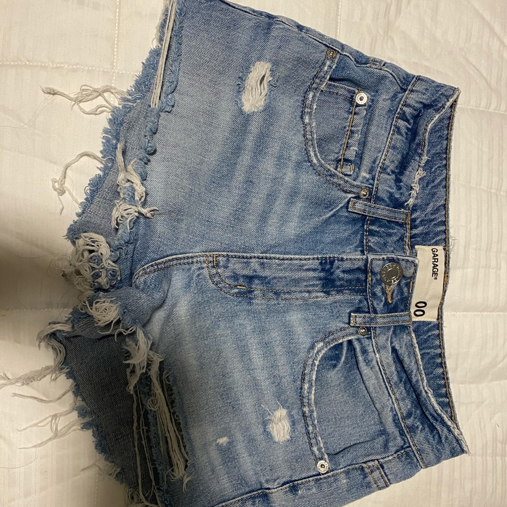 Women’s high rise shorts